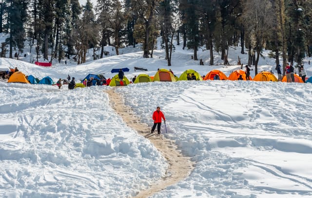 Kedarkantha Trek Base Camp Snow View