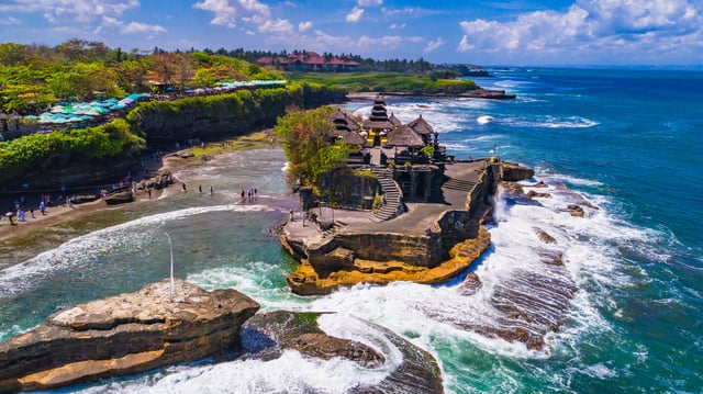 Tanah Lot - Temple