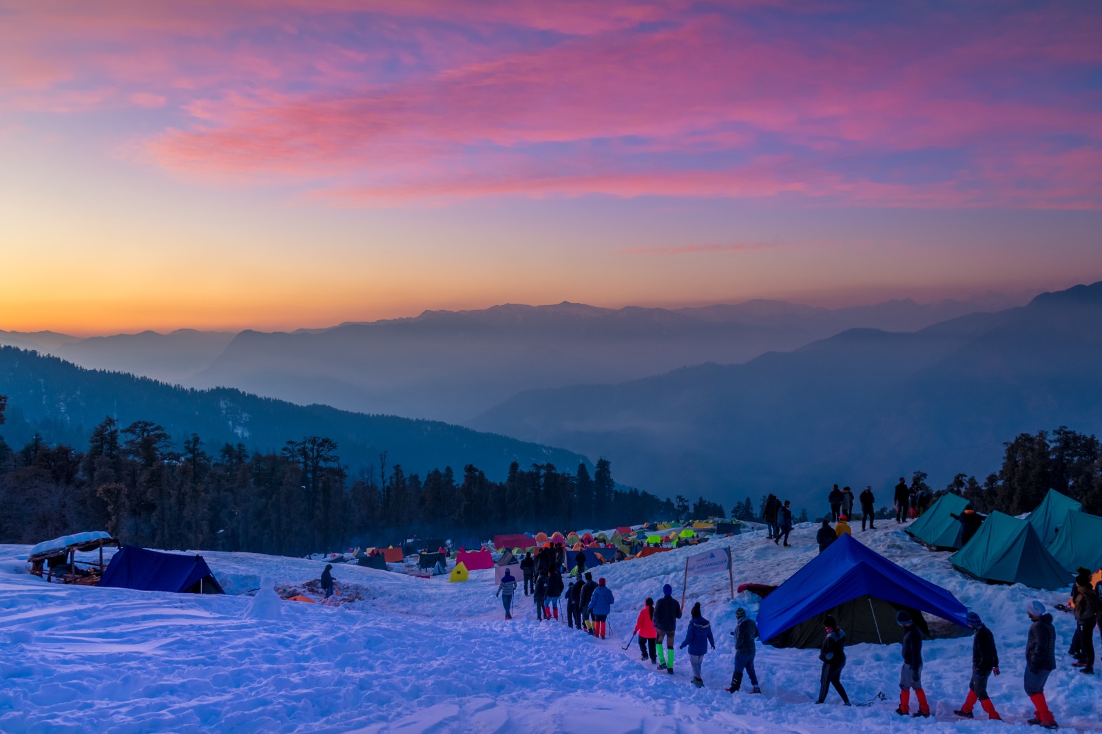 Kedarkantha trek packages with accommodation