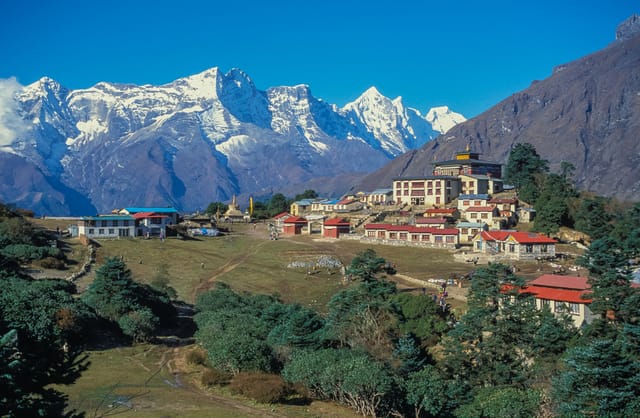 lobuche-expedition-village-basecamp-route