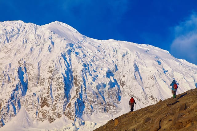 mt-annapurna-i-expedition-glacier-wall