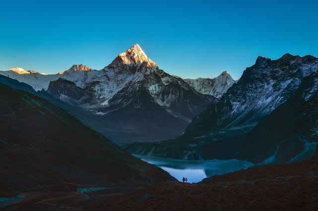 Ama Dablam & alpine lake