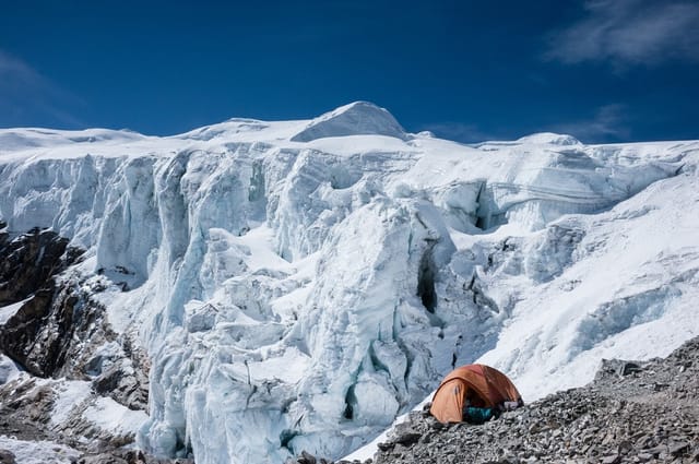 mera-expedition-glacier-ice-tent