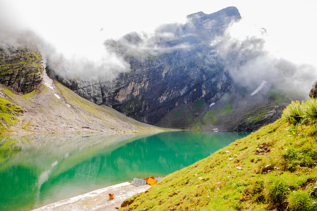 valley of flowers hemkund sahib lake