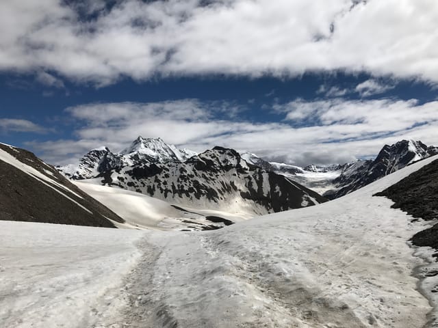 Pin Parvati Pass Trek Summit