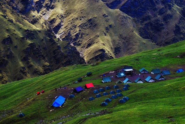 Ali Bedni Bugyal Trek Campsite