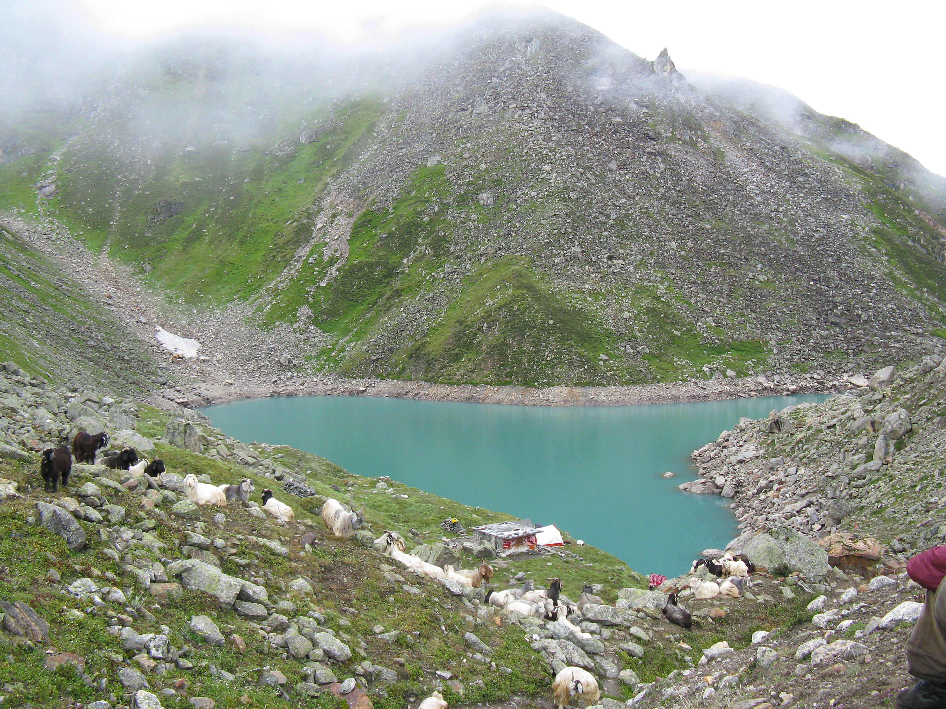 eb2f2fc6-e273-4946-aa97-9b877e47f200