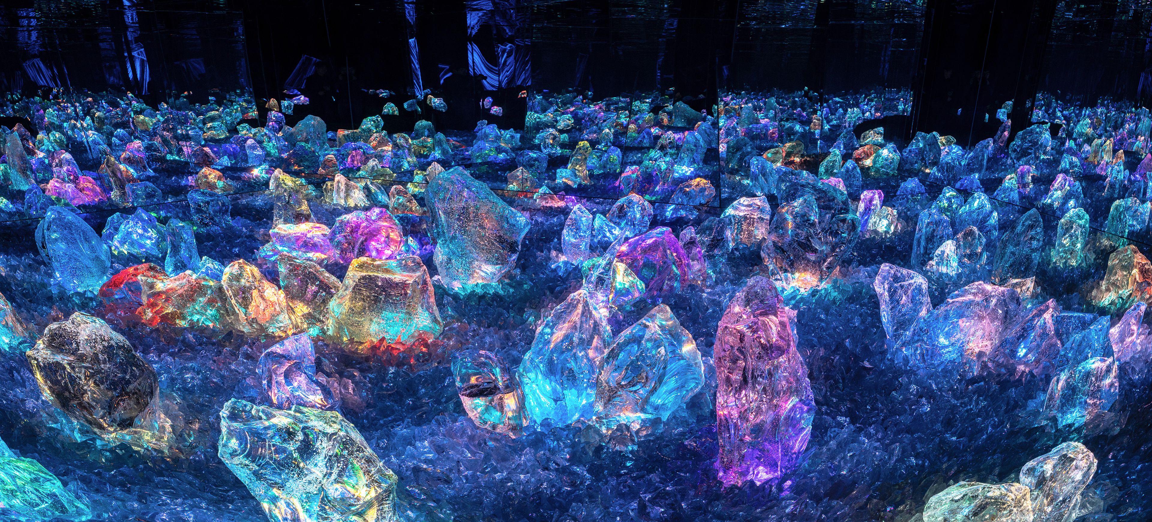 究極品質　幻想世界に輝く奇跡の虹　幻のレインボーシャインプレミアムフローライト 凝固した光の海 / Sea of Solidified Light | teamLab / チームラボ