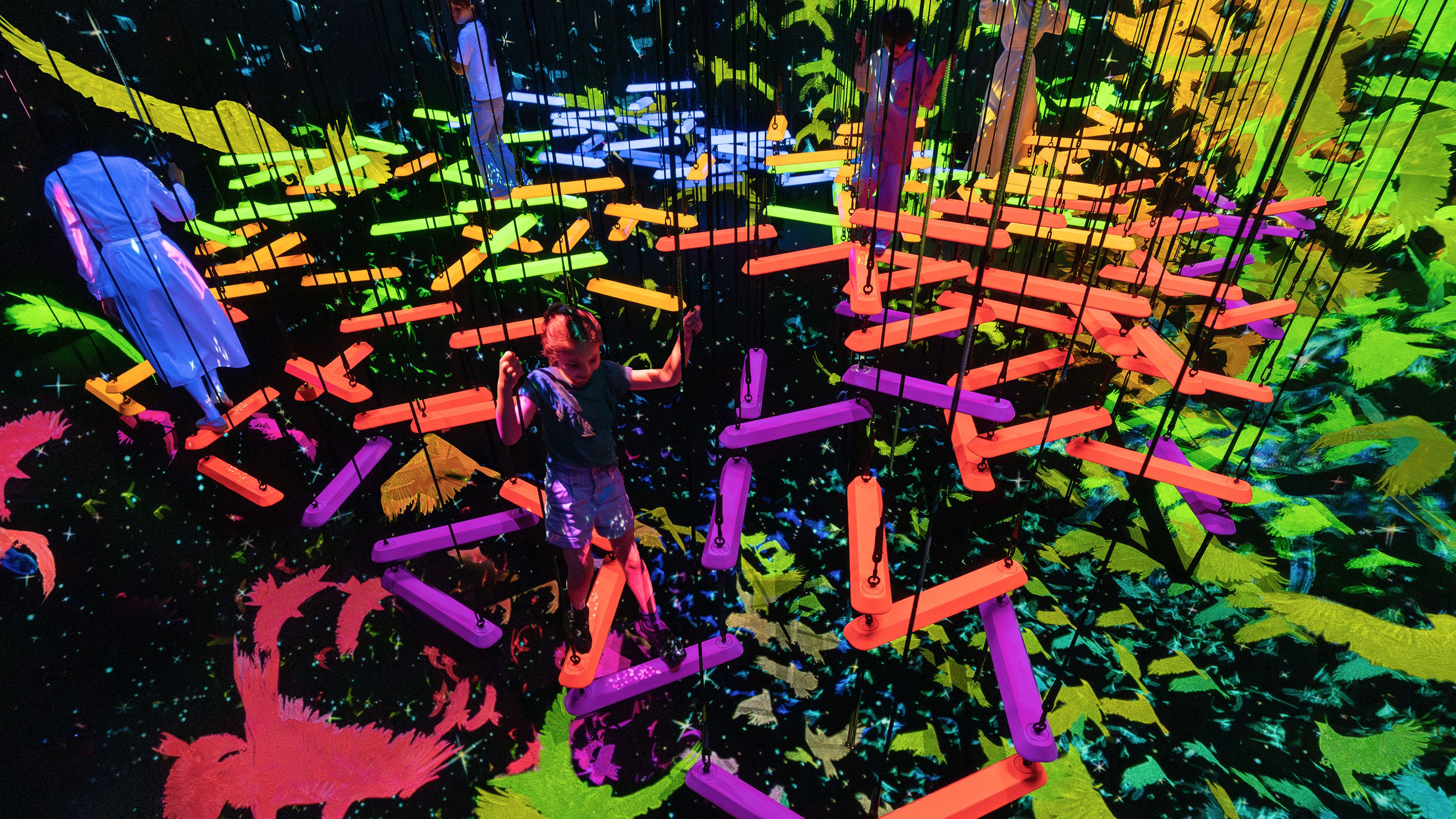 width=3840,quality=80