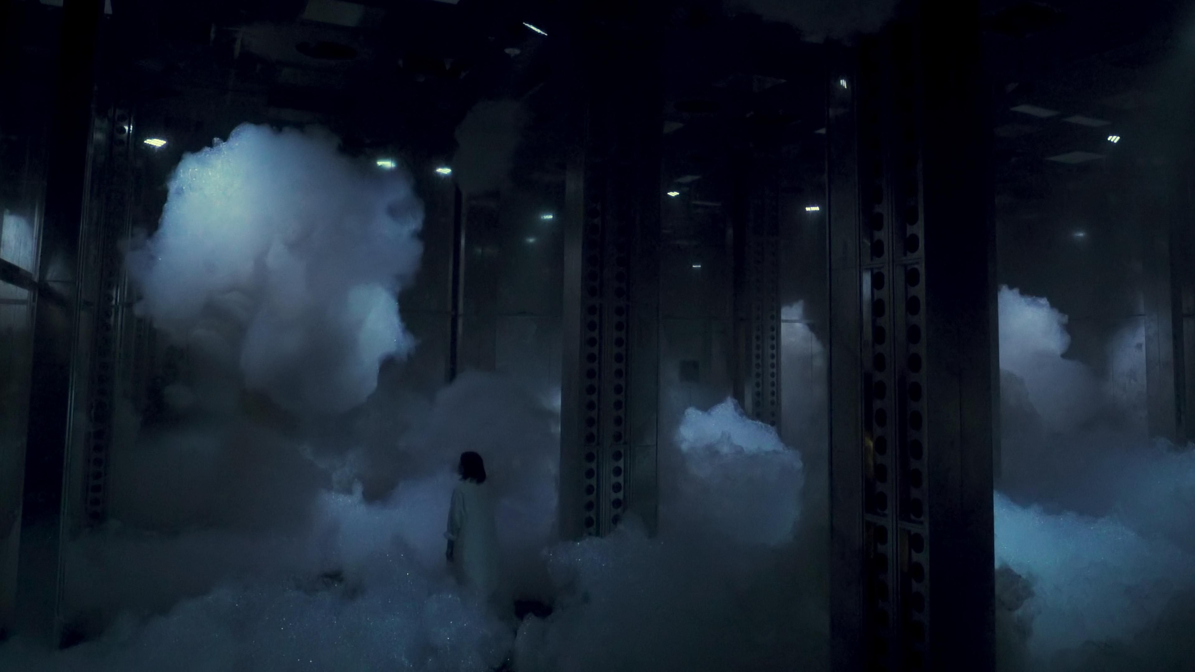 質量のない雲、彫刻と生命の間 / Massless Clouds Between