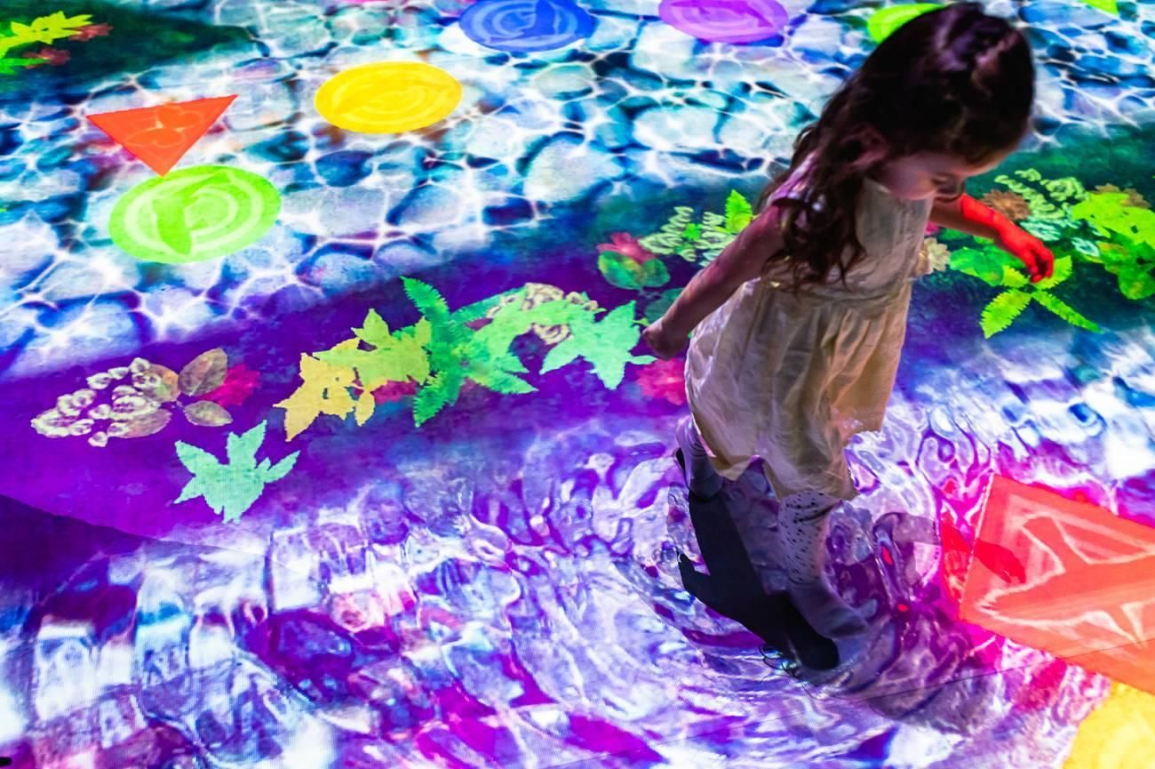 遊助☆ガラポン生写真 天才ケンケンパ / Hopscotch for Geniuses | チームラボ 学ぶ