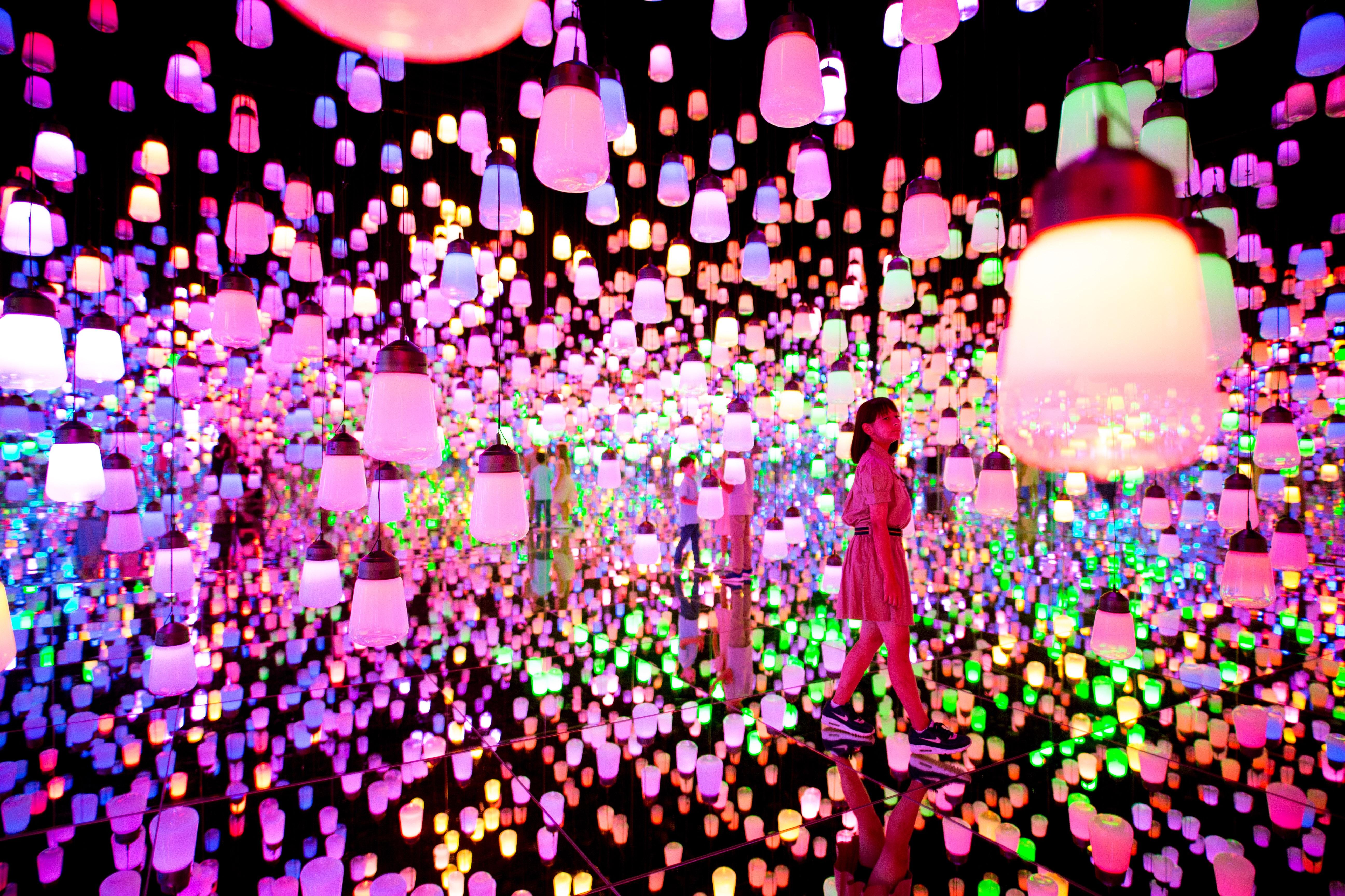 Forest of Resonating Lamps - One Stroke, Metropolis | teamLab