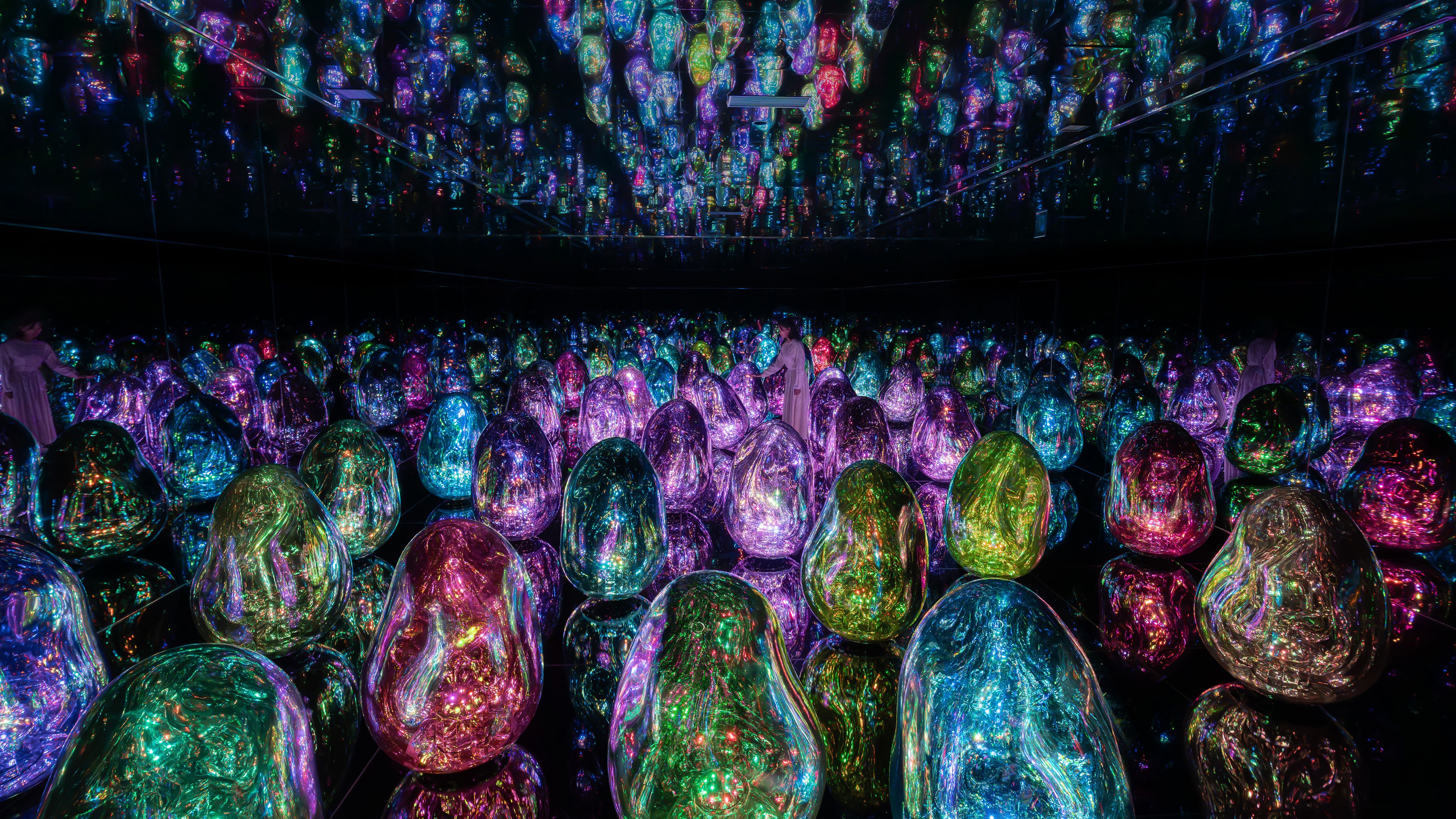 width=3840,quality=80