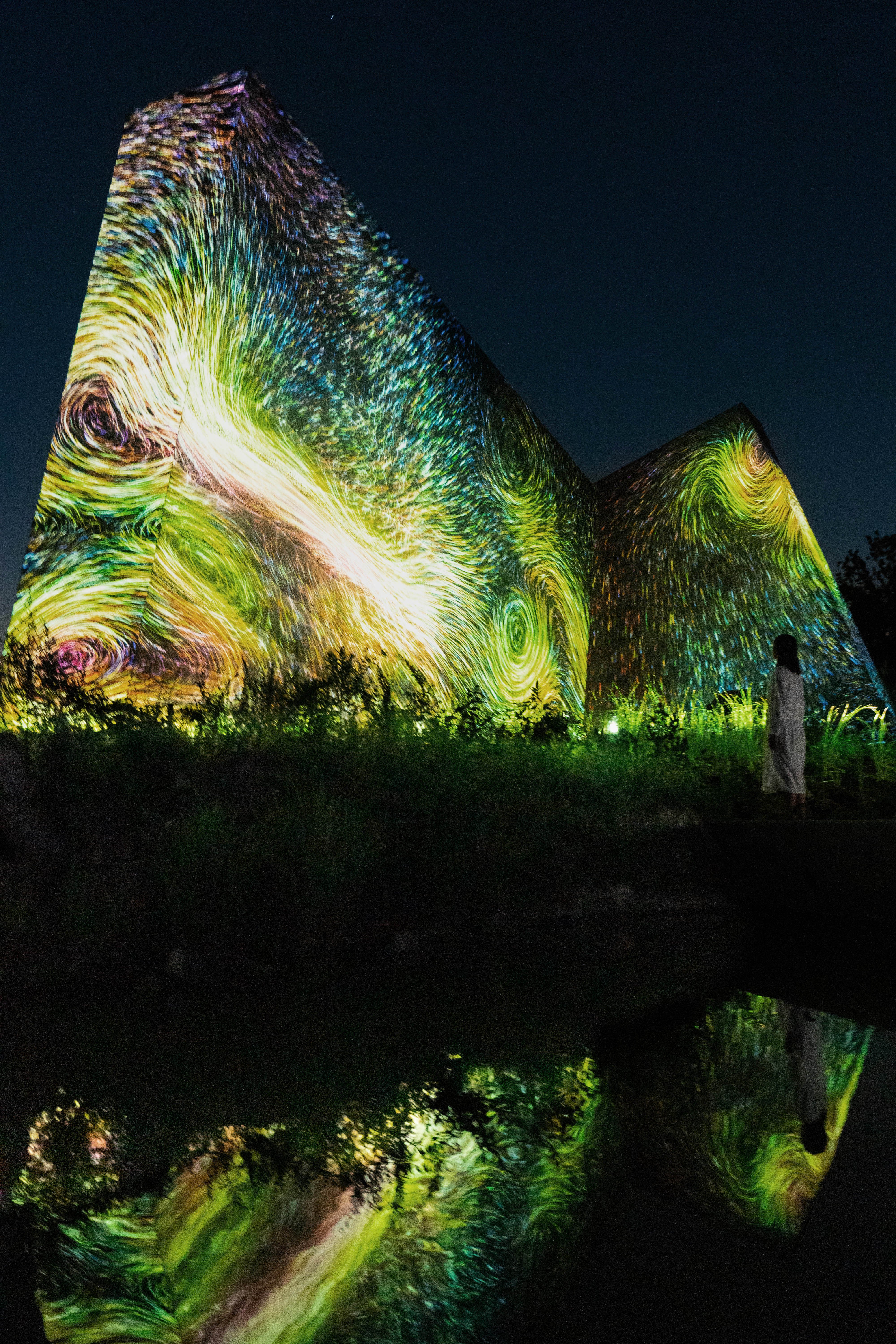 ブロンズ 飛翔する鳥の彫刻 高さ約30cm ブロンズ 飛翔する鳥の彫刻 高さ約30cm