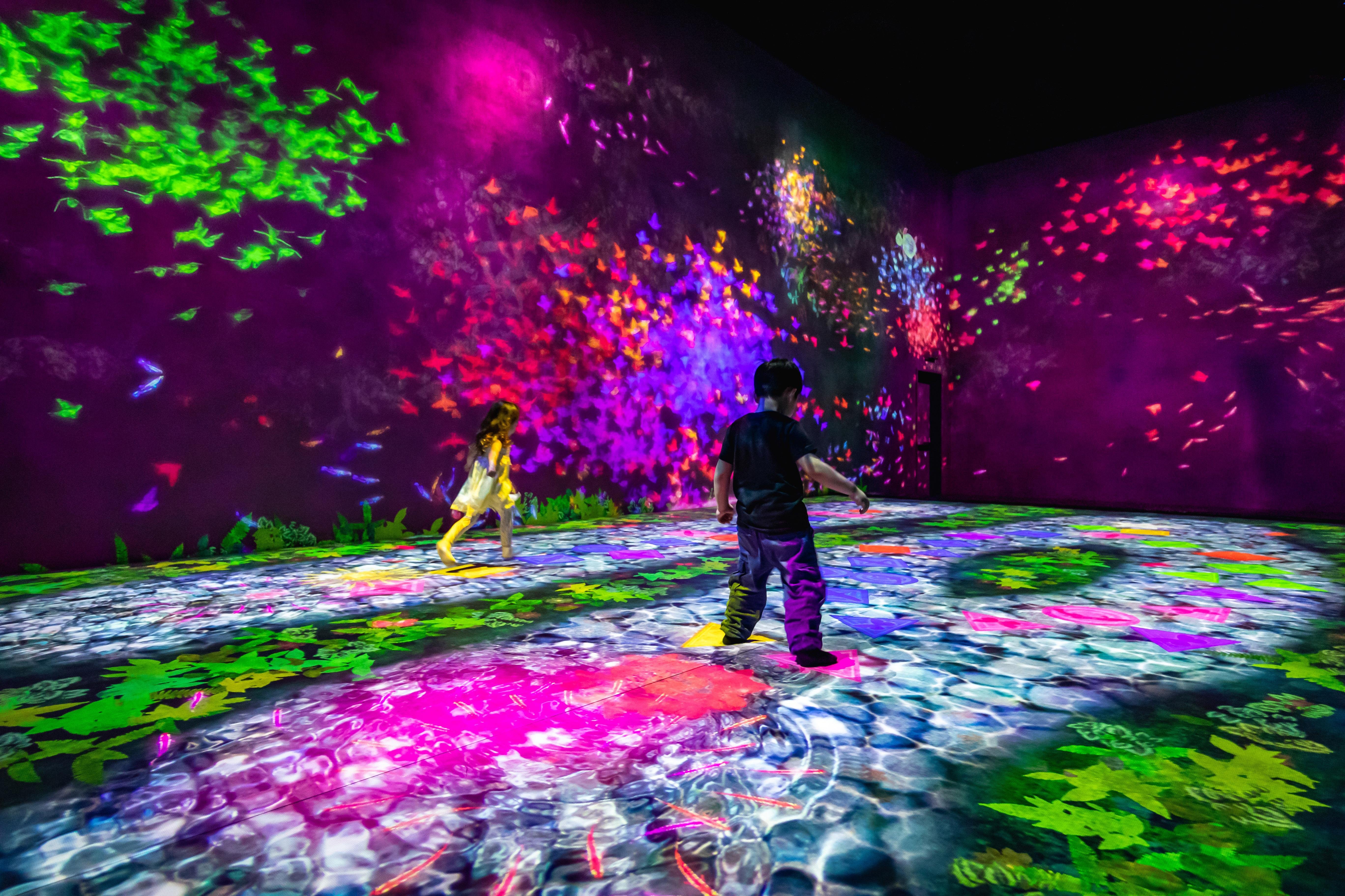 弾む水の天才ケンケンパ / Hopscotch for Geniuses: Bounce on the