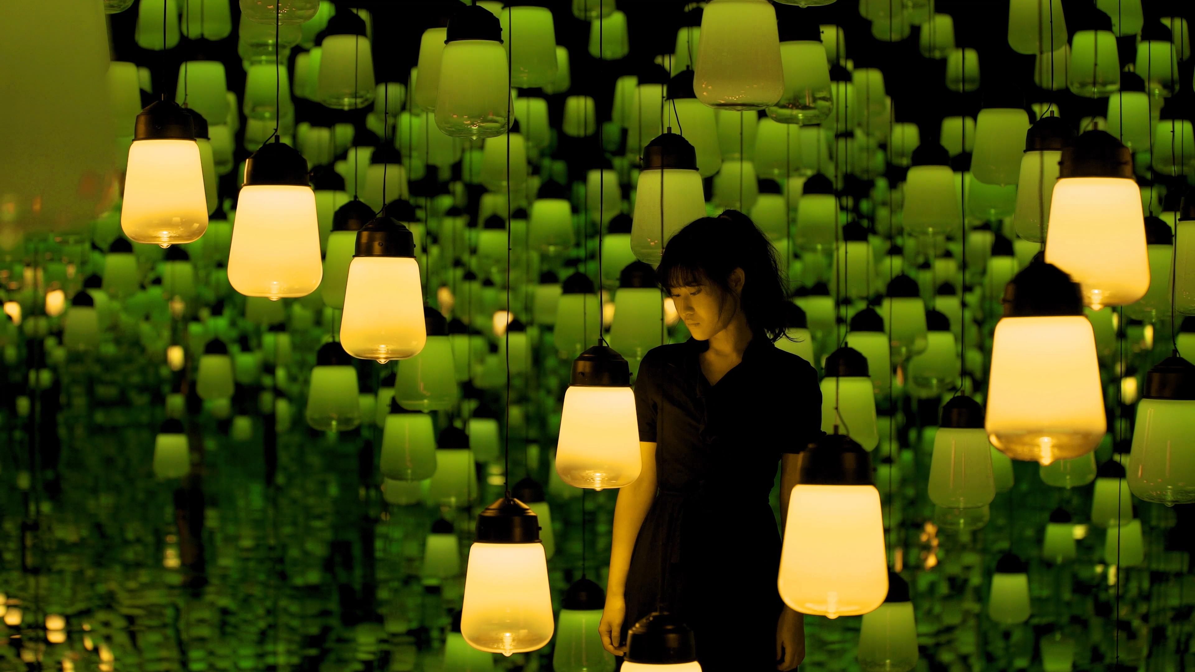 Forest of Resonating Lamps: One Stroke - Autumn Mountain