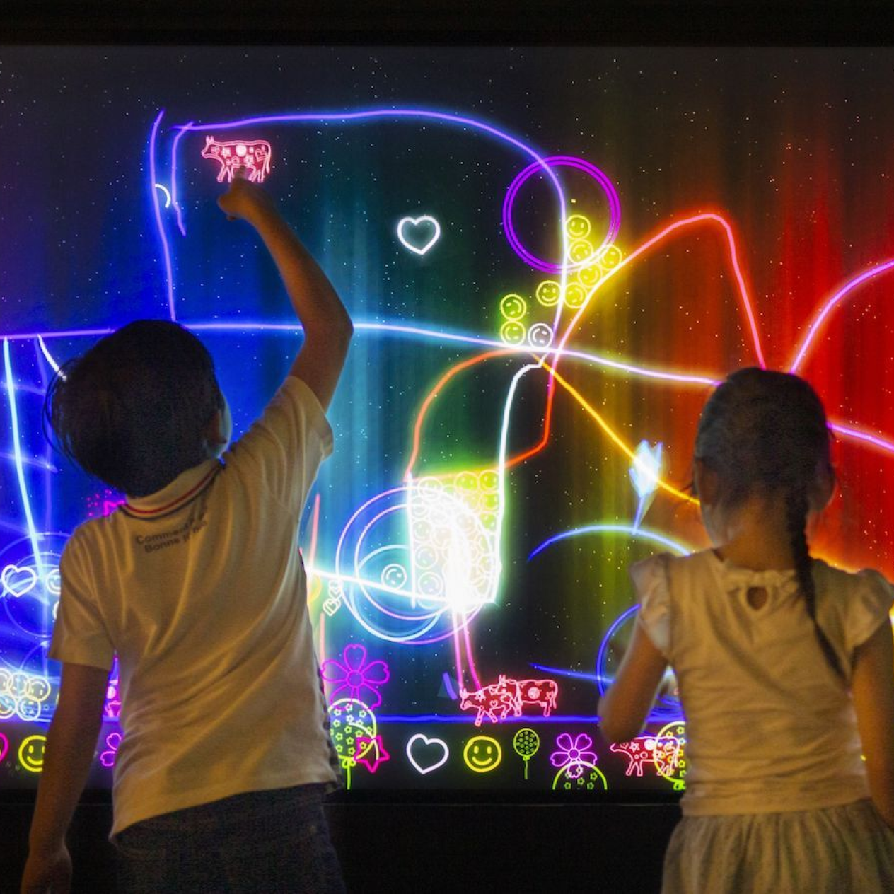 Sketch Piston - playing music