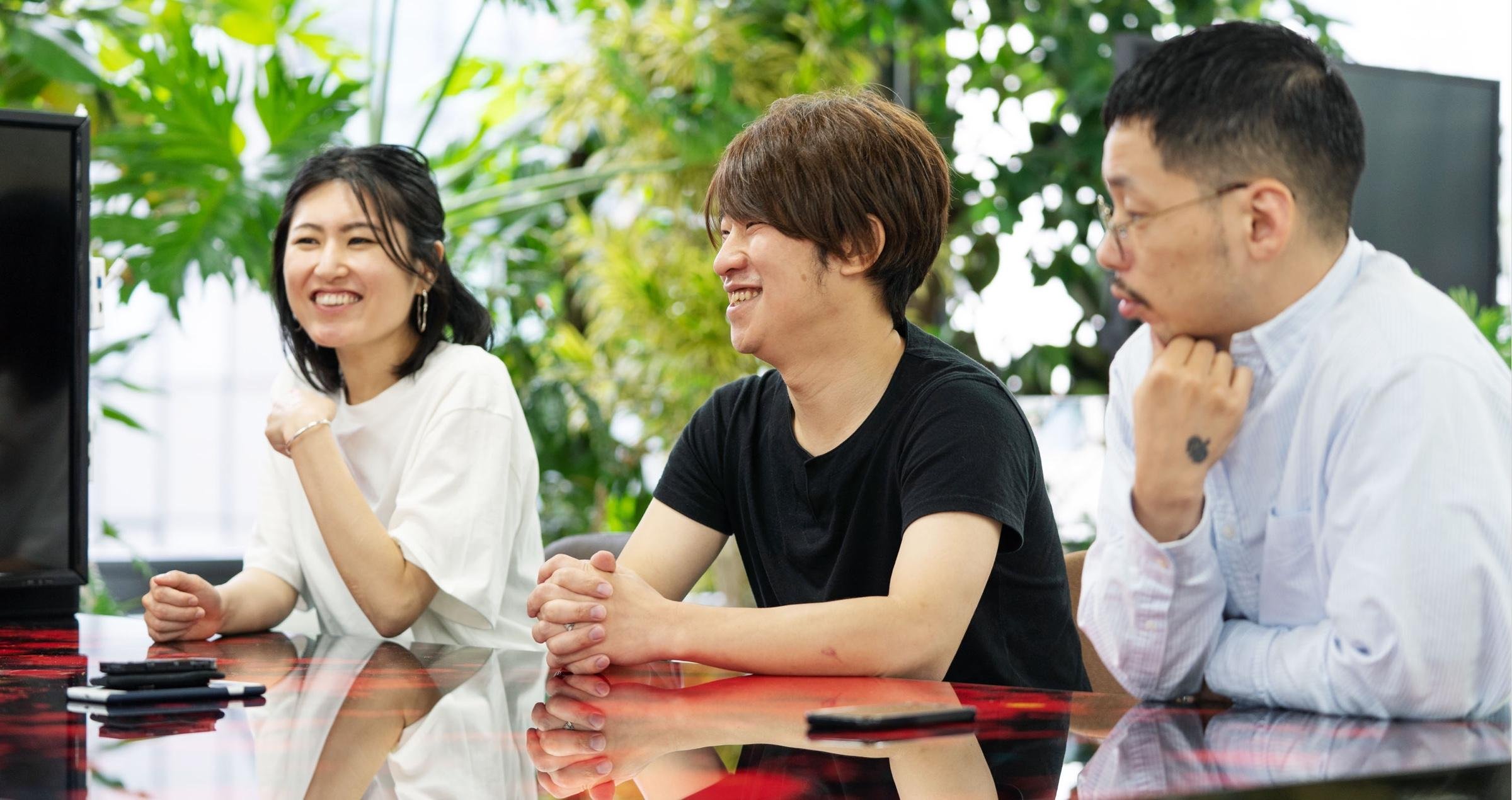 左から、加藤 花夏子、三宅 康太、伊藤 祐春