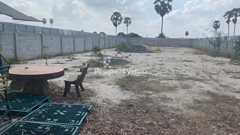 ដីលក់បន្ទាន់នៅភូមិអង្គសំណាង​ ឃុំពេីក​ ស្រុកអង្គស្នួល​ ខេត្តកណ្តាល