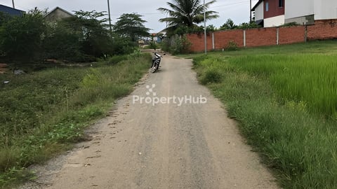 ដីលក់ក្រោមទីផ្សារ