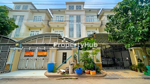 🏘 វីឡាភ្លោះ (Twin) ក្នុងបុរី លឹមឈាងហាក់ចំការដូង ត្រូវការលក់បន្ទាន់ខ្លាំង