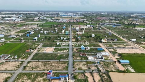 ដីលក់ប្រញាប់ទល់មុខផ្សារព្រែកជ្រៃ ផ្លូវ217 ផ្លូវរដ្ឋ20ម៉ែត្រ