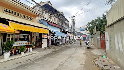 🏘 ផ្ទះល្វែង (ខាង) នៅជិតផ្សារ PC ត្រូវការលក់បន្ទាន់ខ្លាំង ​