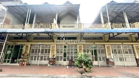 ផ្ទះល្វែង លក់បន្ទាន់ខ្លាំង! តម្លៃក្រោមទីផ្សារខ្លាំង! នៅបុរីលឹម ឈាងហាក់ស្ពានដែកចំ