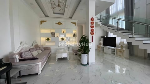 Pool Villa for rent in city center