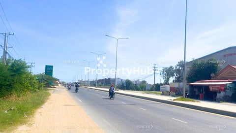 ដីជួលនៅលើផ្លូវជាតិលេខ2 ក្បែររង្វង់មូលគួរស្រូវ