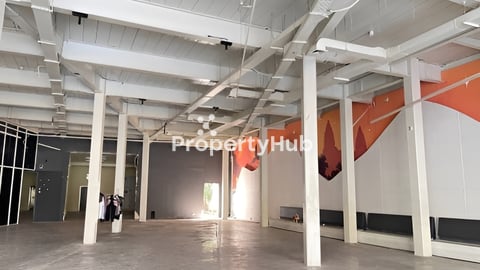 Commercial shop for rent near Independent monument