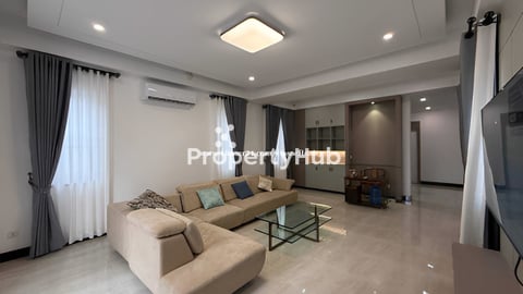 វីឡាព្រីនសម្រាប់លក់ នៅបុរីភ្នំពេញផាកផ្លូវលេខ 6A