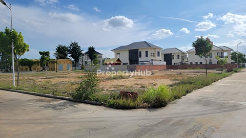 ដីកែងលក់ក្រោមទីផ្សារ ប្លង់រឹង សំរាប់សង់វីឡា (បុរី អាម៉ូរី)