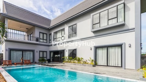 4BR-Luxury Villa with Pool for Rent in Chreav Area