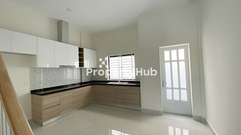 🏘 ផ្ទះអាជីវកម្ម (SH) ក្នុងបុរី ប៉េងហួត60ម ត្រូវការលក់បន្ទាន់ខ្លាំង