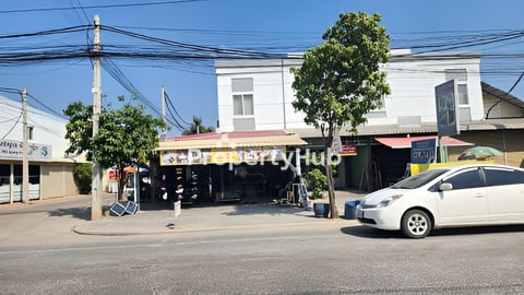 ផ្ទះអាជីវកម្មកែងបុរីពិភពថ្មីឈូកវ៉ា3 នៅលើផ្លូវរដ្ឋ 20ម