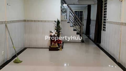 ផ្ទះល្វែងក្រោម