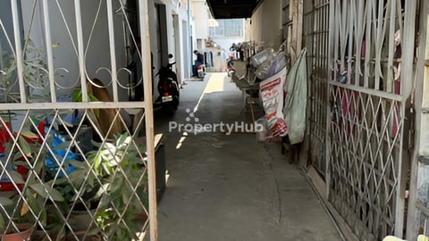 ផ្ទះលក់ នៅជិតផ្សារទំនើបស្ទឹងមានជ័យថ្មី តម្លៃក្រោមទីផ្សារ ( មានផ្ទះជួល +ផ្ទះស្នាក