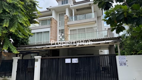 Peng Huoth（Near Aeon 2) Mong Reththy St.1928