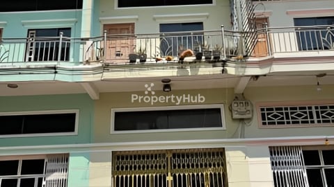 ផ្ទះល្វែងលក់ E0.E1