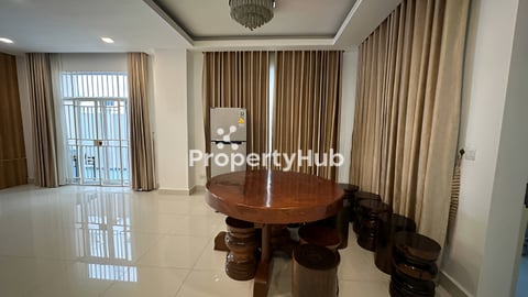 វីឡាភ្លោះសំរាប់ជួល នៅបុរីជីបម៉ុងសែនសុខ សង្កាត់ភ្នំពេញថ្មី ខណ្ឌសែនសុខ ភ្នំពេញ