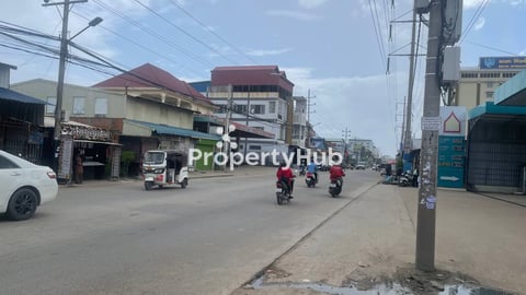 Large Commercial Land for Sale on Street 371
