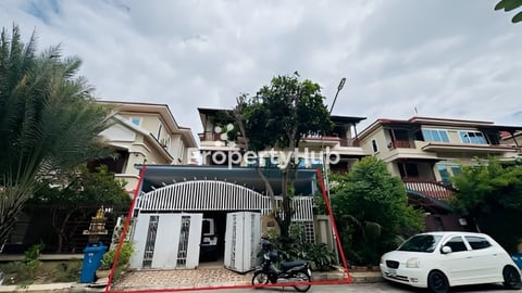 ផ្ទះវីឡាលក់បន្ទាន់ លេខកូដ: 250301457