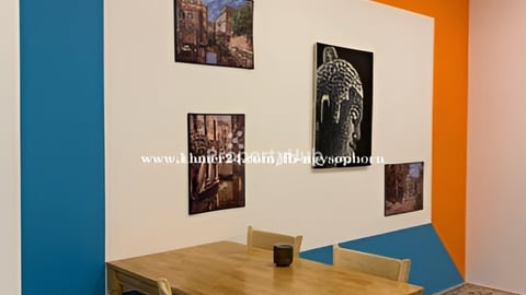 Rooms full furnace available for rent