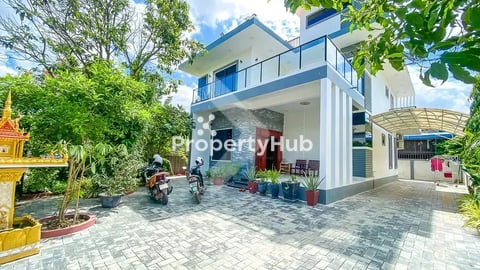 Villa for Sale in Wat Bo Area 