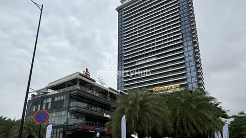 [Bare Shell] 4-BR Penthouse of 564 Sq.m. on 30F for US$1.7M at City View - Phnom