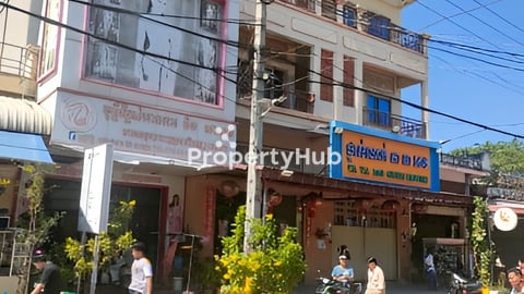 ផ្ទះលក់បន្ទាន់ មានផ្លូវទាំងមុខទាំងក្រោយ