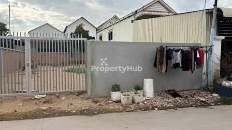 ដីម្ចាស់ផ្ទាល់