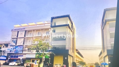 ផ្ទះលក់ ចាក់អង្រែលើ ជិតស្ពានក្បាលថ្នល់ខាងមាត់ទន្លេ