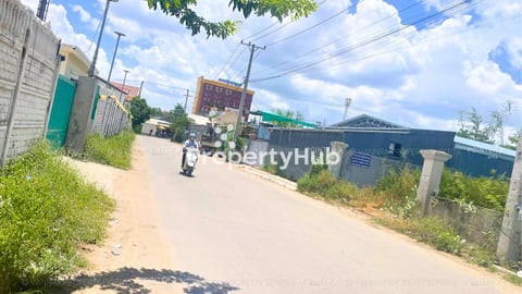 ដីលក់នៅជិតបុរីប៉េងហួត60m